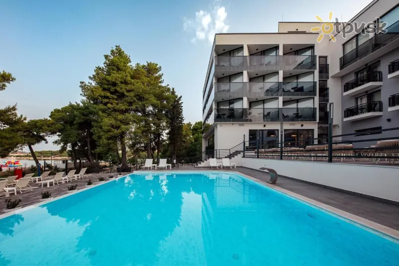 Фото отеля SeeSea Hotel 4* Vodice Kroatija išorė ir baseinai