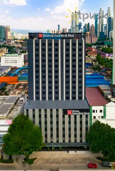 Фото отеля Hilton Garden Inn Kuala Lumpur Jalan Tuanku Abdul Rahman North 3* Куала-Лумпур Малайзия экстерьер и бассейны