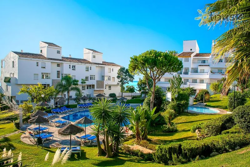 Фото отеля Ramada Hotel & Suites by Wyndham Costa del Sol 3* Costa del Sol Spānija ārpuse un baseini