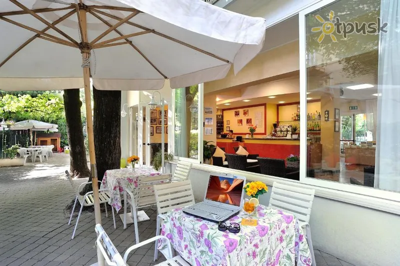Фото отеля Capri Hotel Rimini 2* Rimini Itālija bāri un restorāni
