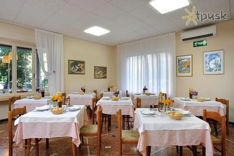 Фото отеля Capri Hotel Rimini 2* Rimini Itālija bāri un restorāni