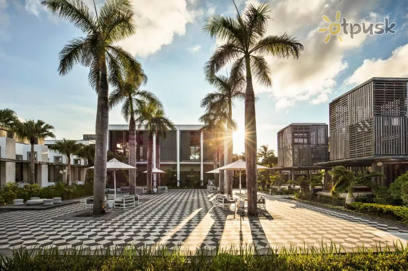 Фото отеля Long Beach A Sun Resort Mauritius 5* о. Маврикий Маврикий экстерьер и бассейны