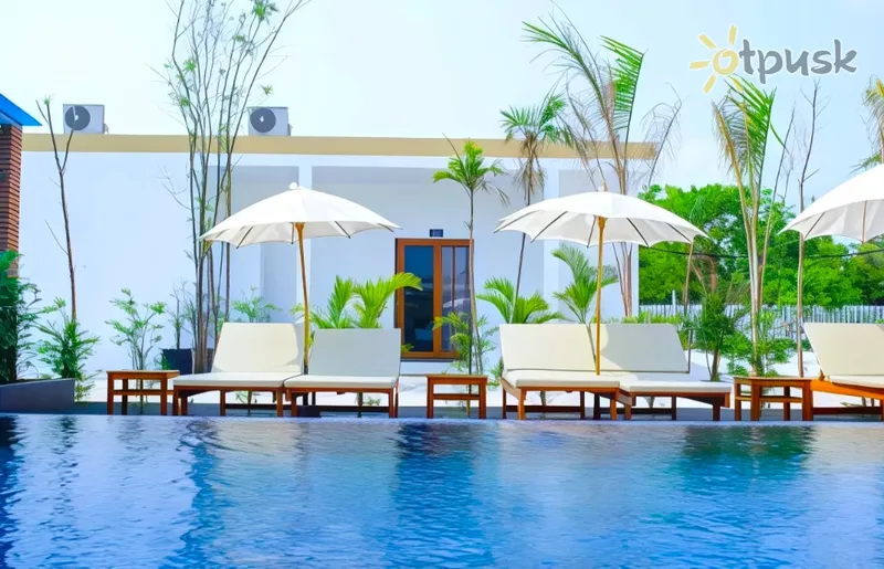 Фото отеля Long Set Resort 4* Сиануквиль Камбоджа экстерьер и бассейны