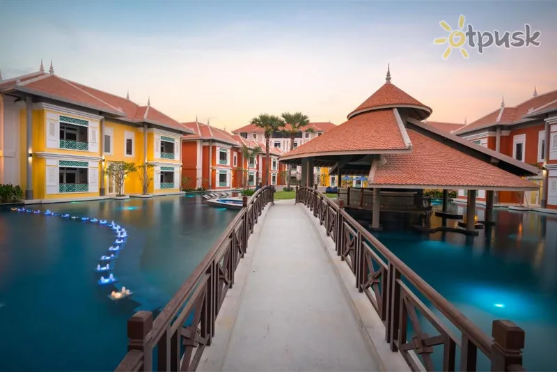 Фото отеля Memoire Palace Resort & Spa 5* Сием Риеп Камбоджа экстерьер и бассейны