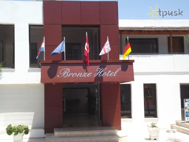 Фото отеля Bronze Hotel Bodrum 2* Бодрум Турция экстерьер и бассейны