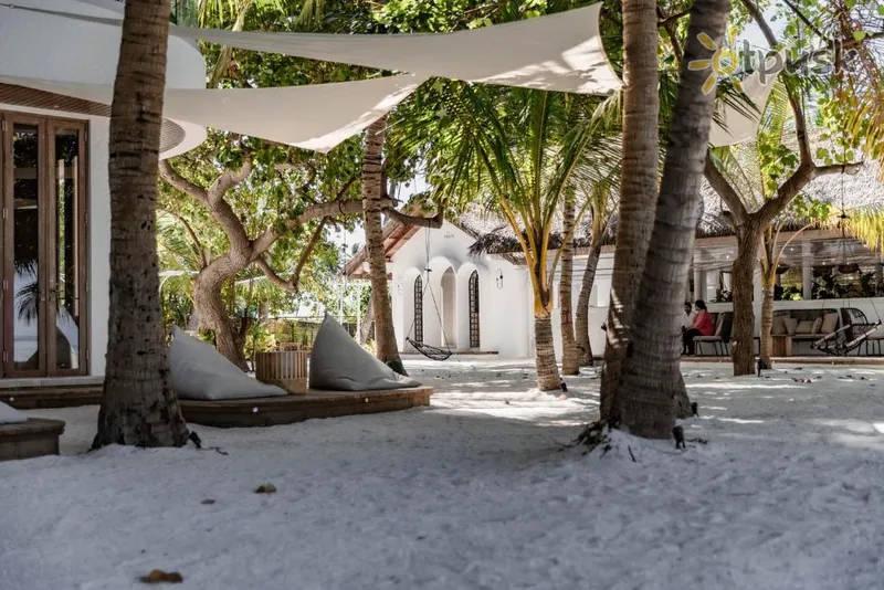 Фото отеля Stone Hotels Dhiffushi 4* Ziemeļu Males atols Maldīvija ārpuse un baseini