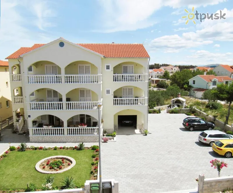 Фото отеля Klaudio Apartment 3* Vodice Horvātija ārpuse un baseini