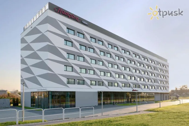 Фото отеля Hampton by Hilton Krakow Airport 3* Краков Польша экстерьер и бассейны