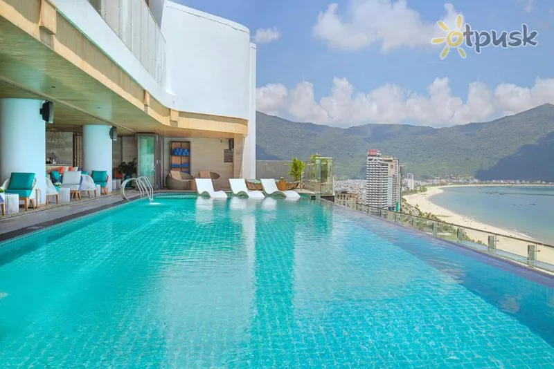 Фото отеля Radisson Hotel Danang 5* Дананг Вьетнам экстерьер и бассейны