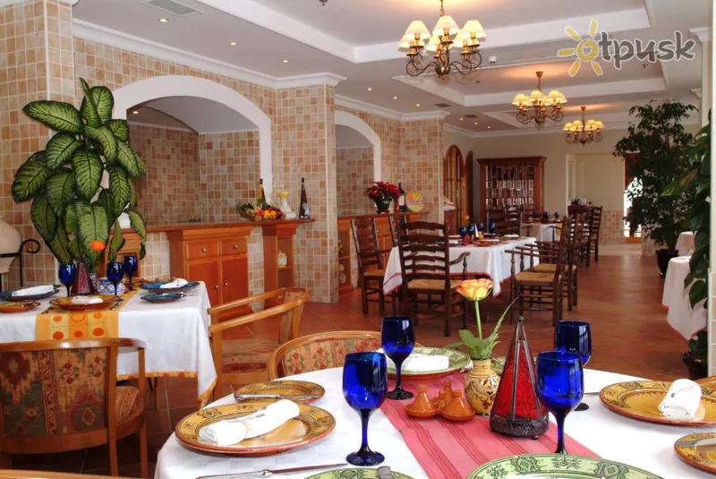 Фото отеля Treffen House Doha 4* Doha Kataras barai ir restoranai