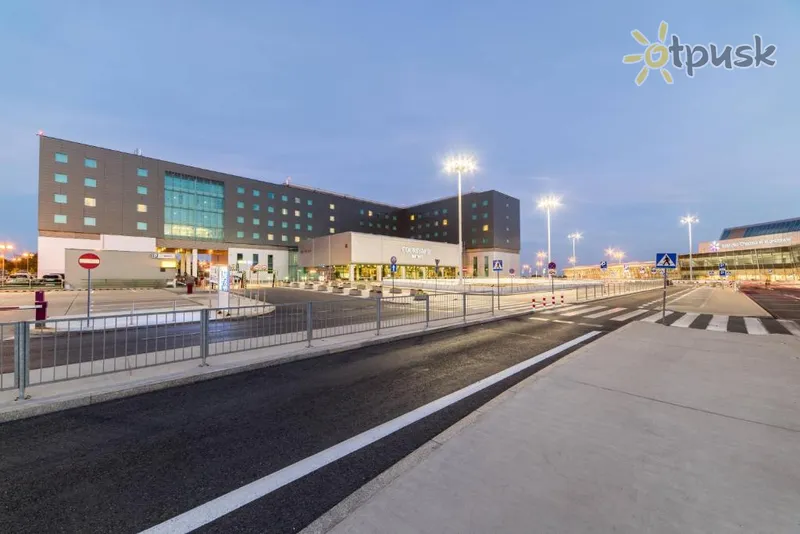 Фото отеля Courtyard Warsaw Airport 4* Варшава Польша экстерьер и бассейны