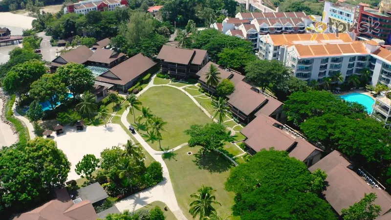 Фото отеля Ombak Villa Langkawi 4* о. Лангкави Малайзия экстерьер и бассейны