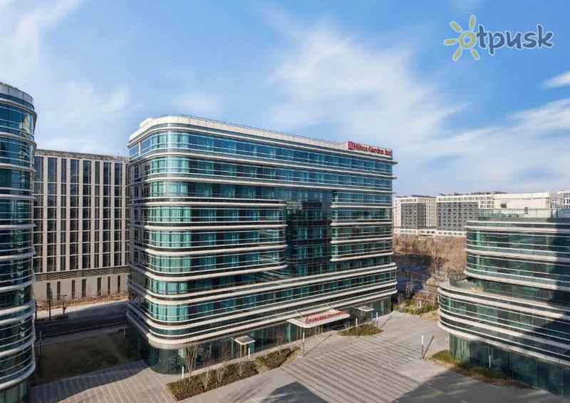 Фото отеля Hilton Garden Inn Beijing Daxing International Airport 4* Пекин Китай экстерьер и бассейны