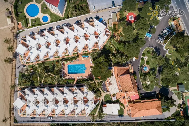 Фото отеля Macdonald Leila Playa Resort 4* Коста Дель Соль Испания экстерьер и бассейны