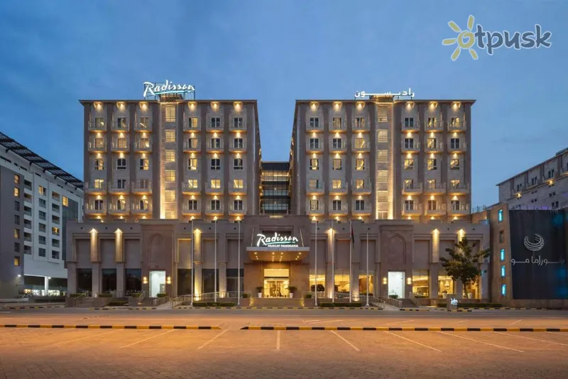 Фото отеля Radisson Hotel Muscat Panorama 4* Маскат Оман экстерьер и бассейны