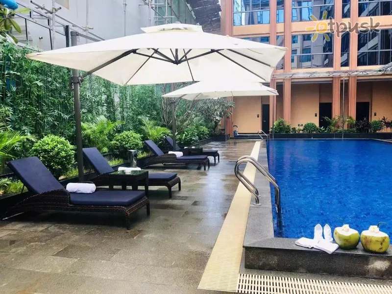 Фото отеля Le Chen Miiya Hotel 4* Сиануквиль Камбоджа экстерьер и бассейны