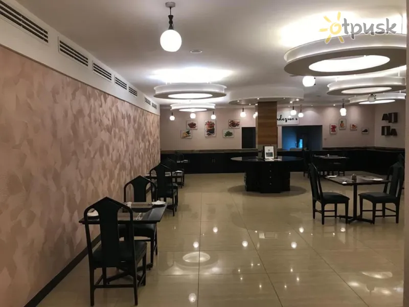 Фото отеля Best Western Plus Meridian Hotel 4* Найроби Кения бары и рестораны