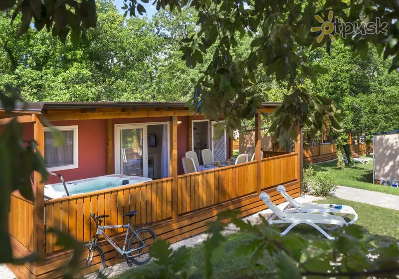 Фото отеля Maistra Camping Valkanela Mobile Homes 4* Врсар Хорватия экстерьер и бассейны