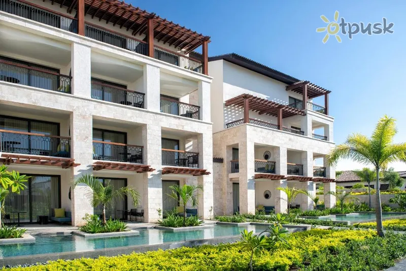 Фото отеля Unique Club At Lopesan Costa Bavaro 5* Баваро Домінікана екстер'єр та басейни