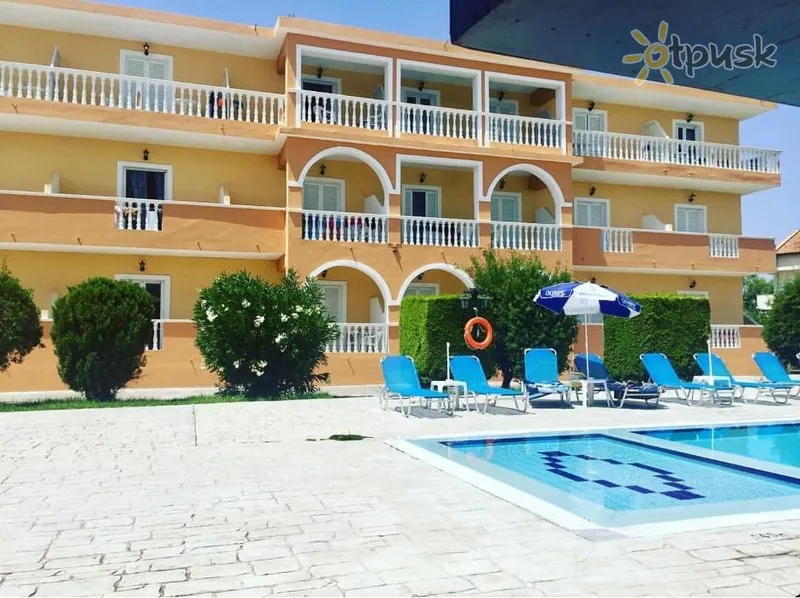 Фото отеля Derekas Studios & Apartments 4* Zakintas Graikija išorė ir baseinai
