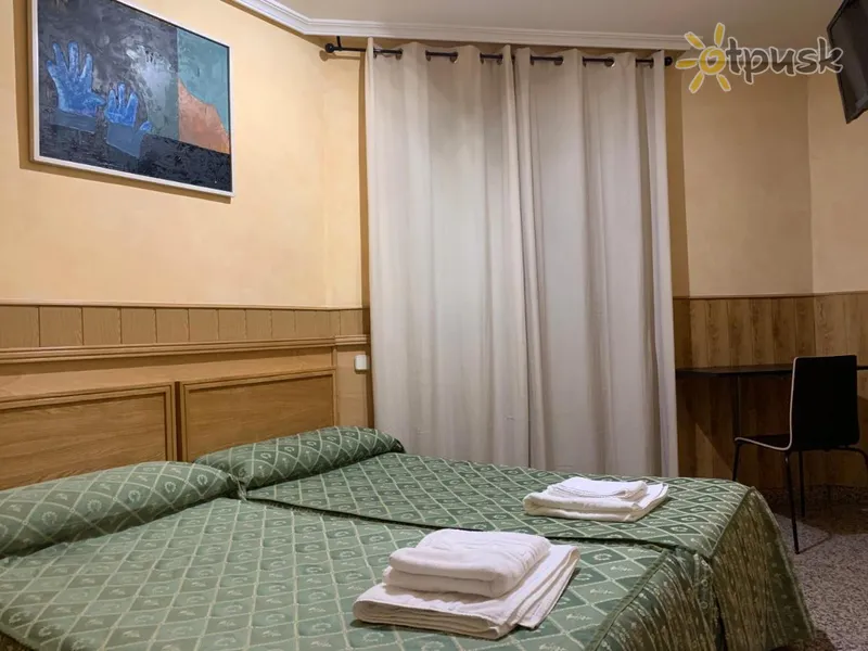 Фото отеля Hostal Juan XXIII 2* Мадрид Испания 