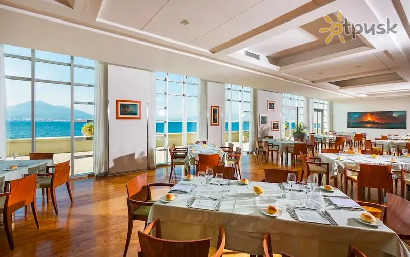 Фото отеля Towers Hotel Stabiae Sorrento Coast 4* Sorentas Italija barai ir restoranai