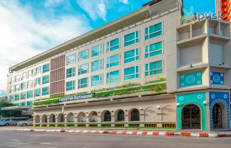 Фото отеля Movenpick Suriwongse Hotel Chiang Mai 4* Чиангмай Таиланд экстерьер и бассейны