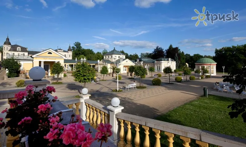 Фото отеля Dr. Adler Hotel 3* Frantiskove Lazne Čehu ārpuse un baseini