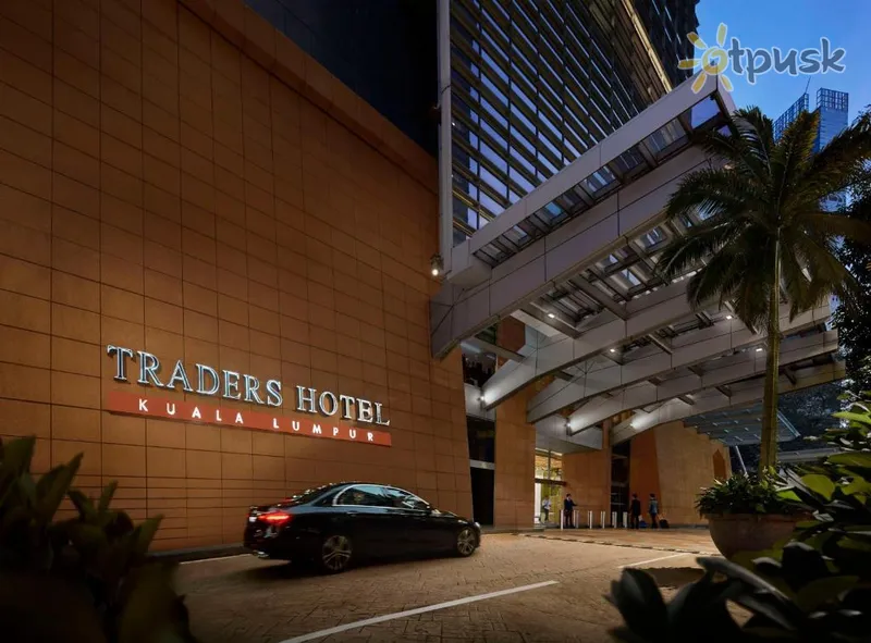 Фото отеля Traders Hotel Kuala Lumpur 5* Куала-Лумпур Малайзия экстерьер и бассейны