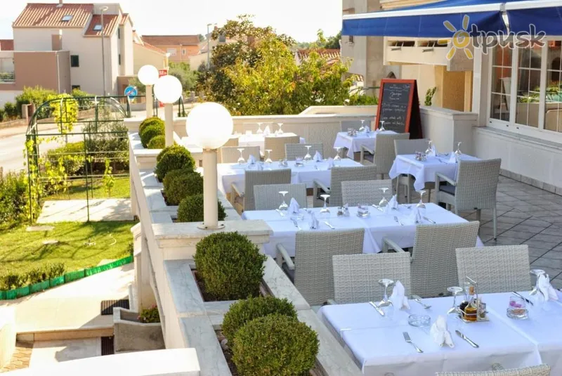 Фото отеля Mediteran Hotel 3* Задар Хорватия бары и рестораны