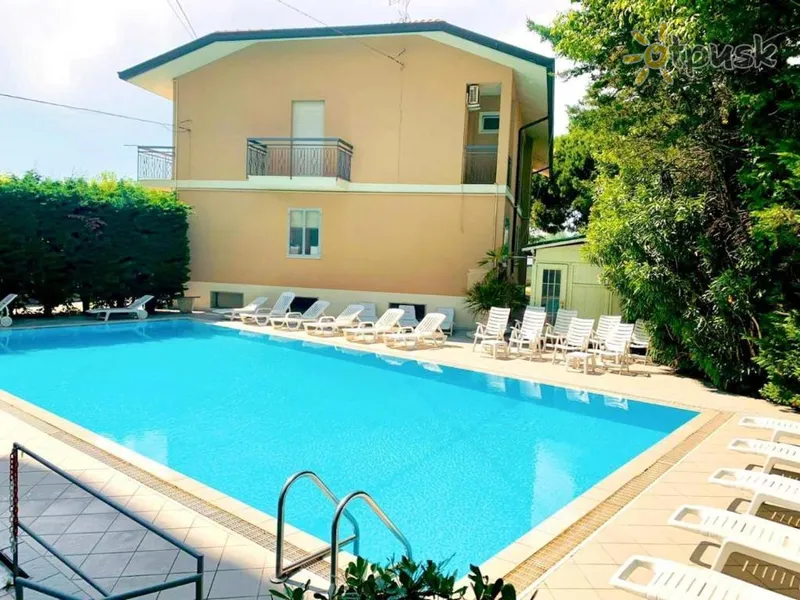 Фото отеля Bruna Hotel 3* Римини Италия экстерьер и бассейны