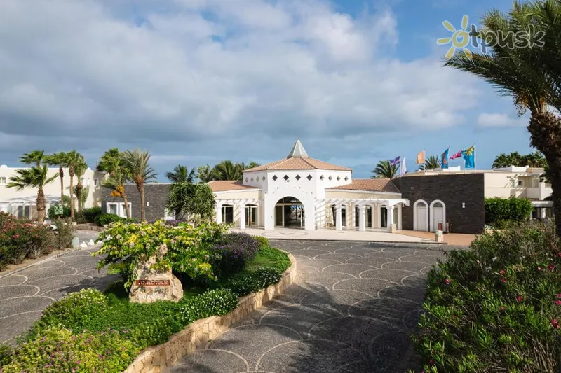 Фото отеля Voi Praia de Chaves Resort 5* о. Боавишта Кабо-Верде экстерьер и бассейны