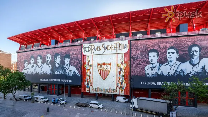 Фото отеля Virgen de los Reyes Sevilla 4* Севилья Испания экстерьер и бассейны