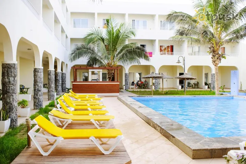 Фото отеля Ouril Pontao Hotel 3* apie. Sal Žaliasis Kyšulys išorė ir baseinai