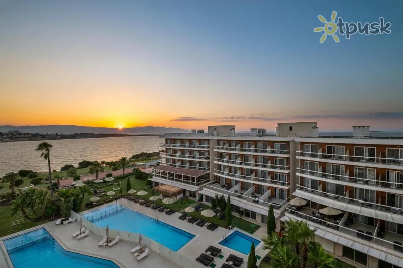 Фото отеля La Quinta by Wyndham Cesme 4* Чешме Турция экстерьер и бассейны