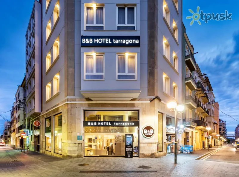 Фото отеля B&B Hotel Tarragona Centro Urbis 3* Таррагона Испания экстерьер и бассейны