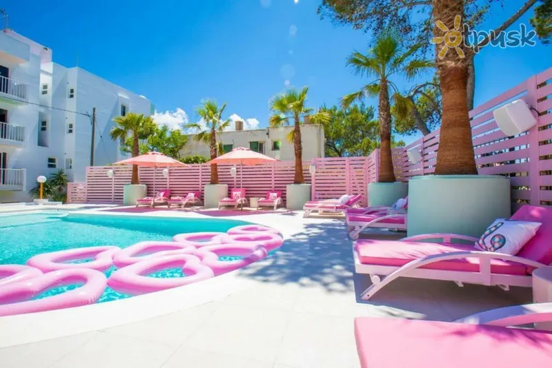 Фото отеля Wi-Ki-Woo Boutique Aparthotel 2* о. Ибица Испания экстерьер и бассейны