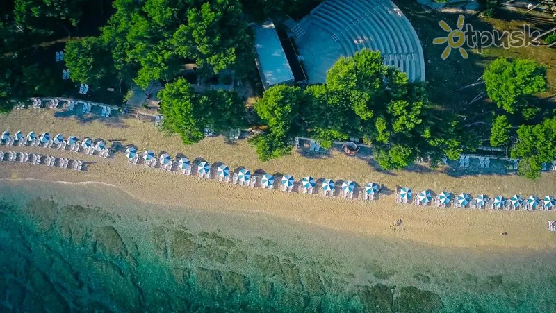 Фото отеля Waterman Kaktus Resort 4* о. Брач Хорватия пляж