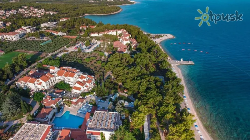 Фото отеля Waterman Kaktus Resort 4* о. Брач Хорватия экстерьер и бассейны