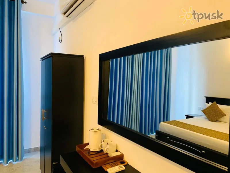 Фото отеля Palazzo Beach 3* Хиккадува Шри-Ланка экстерьер и бассейны