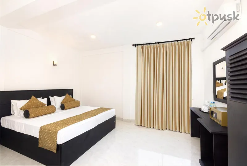 Фото отеля Palazzo Beach 3* Хиккадува Шри-Ланка экстерьер и бассейны