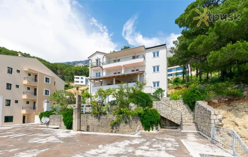 Фото отеля Apartments Ana 3* Брела Хорватия экстерьер и бассейны