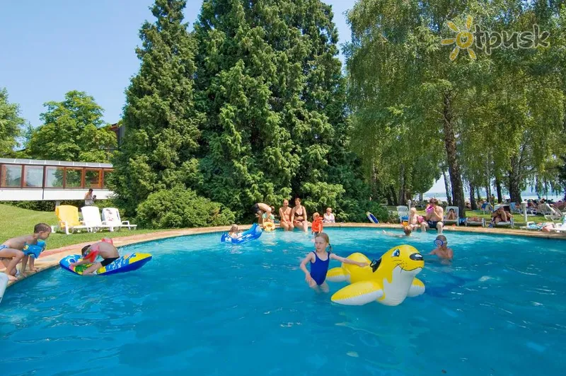 Фото отеля Club Tihany Resort 4* Тихань Венгрия экстерьер и бассейны