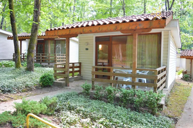 Фото отеля Holiday Bungalow 3* Приморско Болгария экстерьер и бассейны