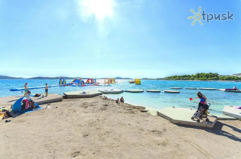 Фото отеля Mirjana Blue Beach Apartments 3* Vodice Kroatija išorė ir baseinai