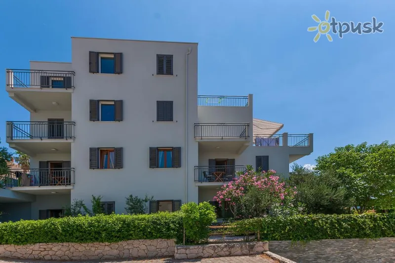 Фото отеля Ljiljana Apartments 3* Оміш Хорватія екстер'єр та басейни