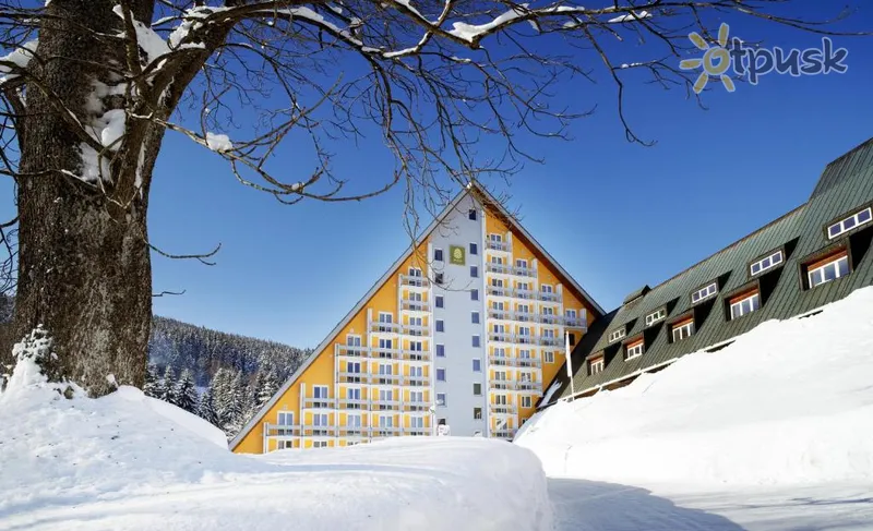 Фото отеля Pinia Hotel & Resort 4* Spindlerovs Mlins Čehu ārpuse un baseini