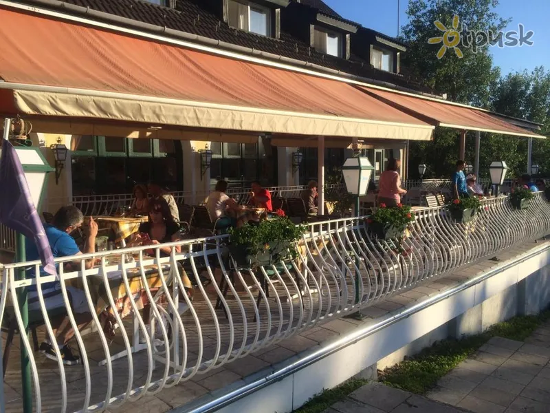 Фото отеля Familia Hotel 3* Balatonas Vengrija išorė ir baseinai