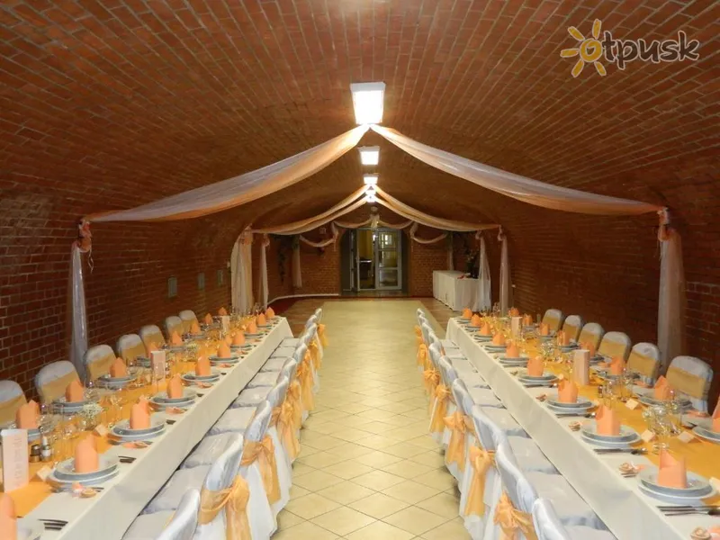 Фото отеля Familia Hotel 3* Balatonas Vengrija išorė ir baseinai