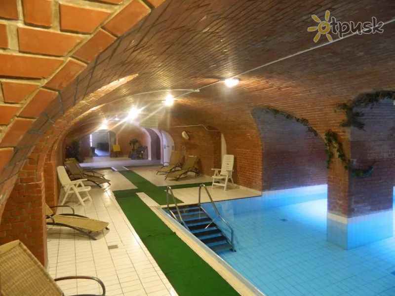 Фото отеля Familia Hotel 3* Balatonas Vengrija išorė ir baseinai